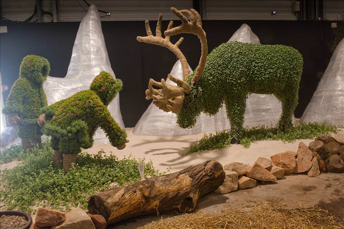 Grass sculpture competition