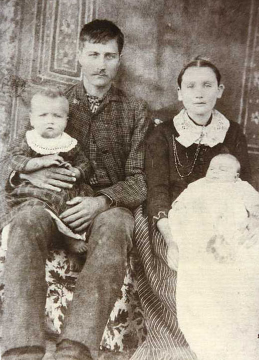 http://freepages.genealogy.rootsweb.ancestry.com/~tullis/Photos/TJTullisFam1890.jpg
