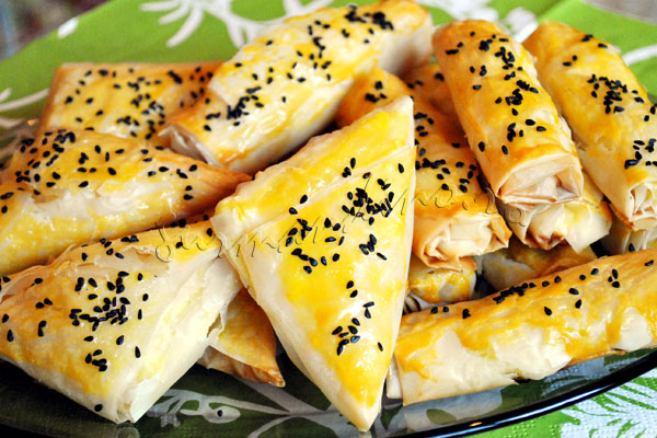 Imagini pentru trigoane cu spanac