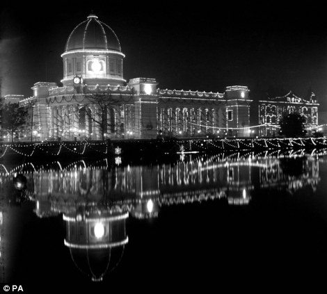 Fun,Entertainment,Wallpapers, Videos, Jokes & mOre Only @ MumbaiRock Click Here if You cant see Images