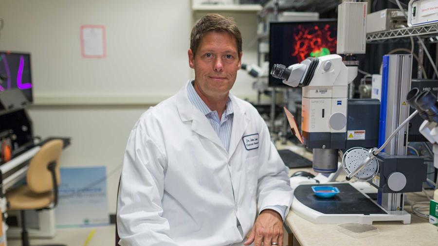 John Lewis, U of A researcher and CEO of Entos Pharmaceuticals, says the COVID-19 vaccine Entos has developed is on its way to the first phase of clinical trials—and offers advantages that could make it easier to deliver to Canadians if approved. (Photo: Entos Pharmaceuticals)