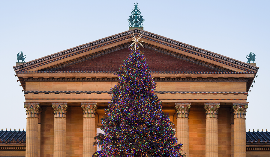 Holiday tree in front of the museum