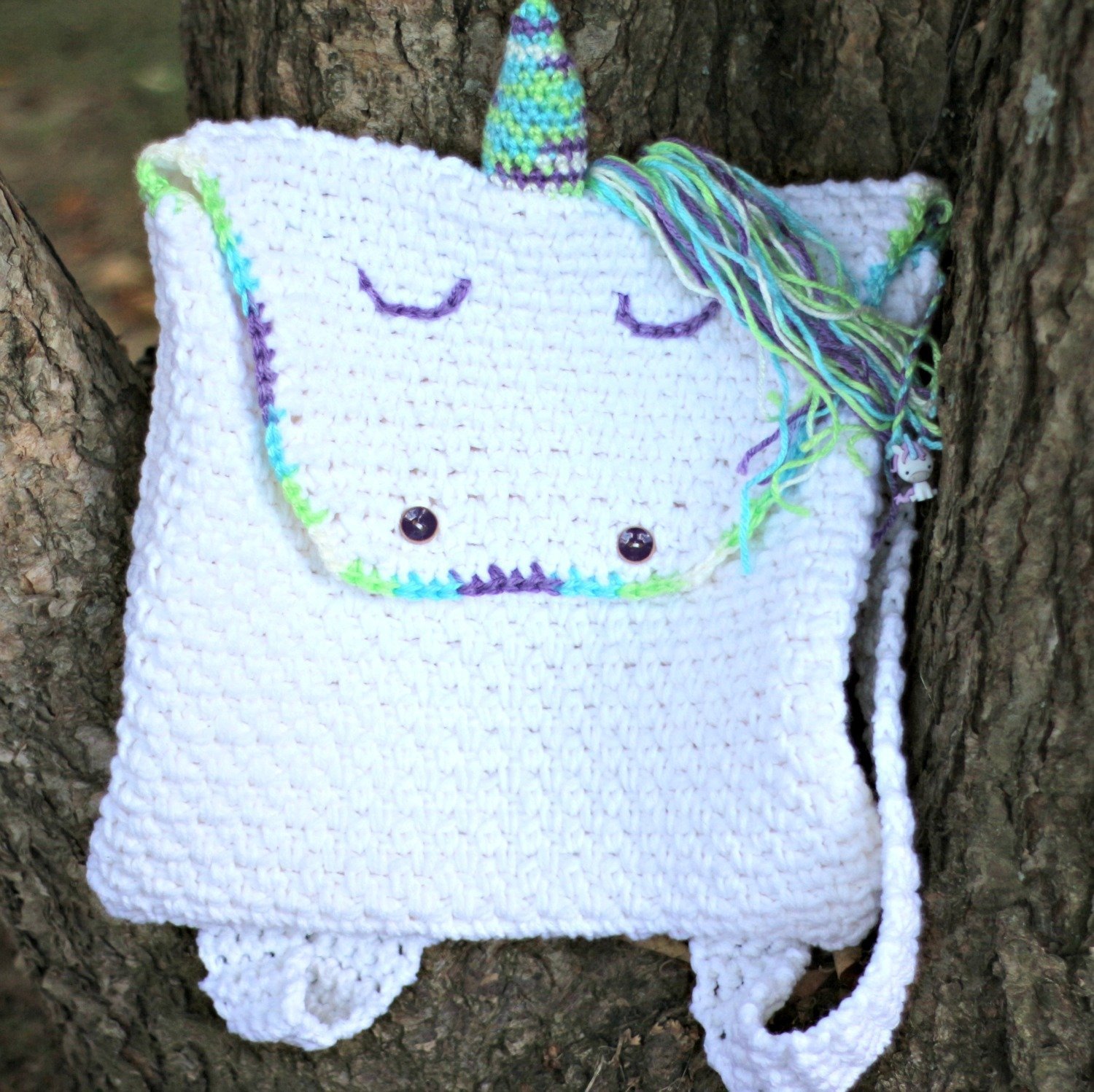 How to crochet a unicorn backpack with free pattern
