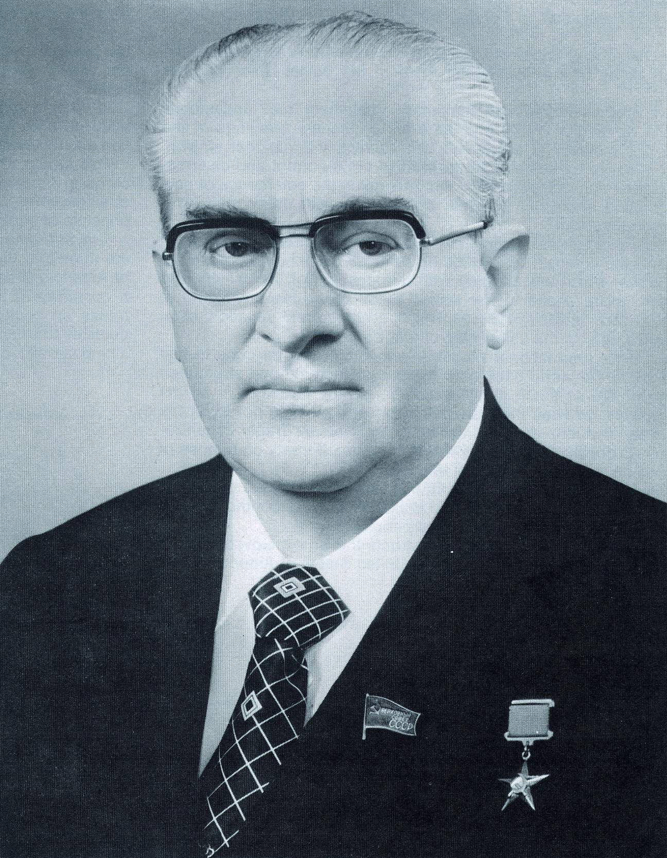 jurijandropov_1983.jpg