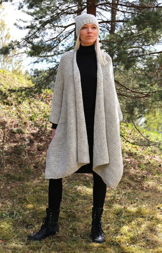 PDF pattern. Hand knitted one size mantle  poncho by IlzeOfNorway: 