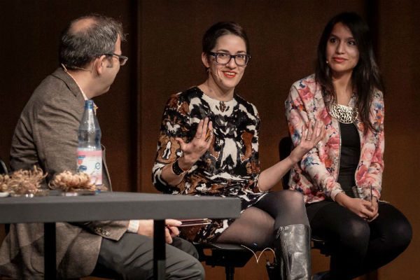 Zum Programm Sophia Roosth (Mitte) im Gespräch, Foto: Joachim Dette/HKW
