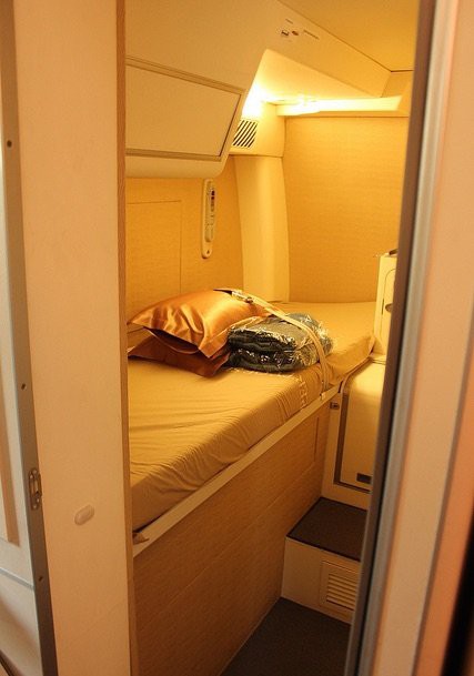 Hoá ra trên máy bay còn có những phòng ngủ bí mật cho phi hành đoàn mà không phải ai cũng biết - Ảnh 20.