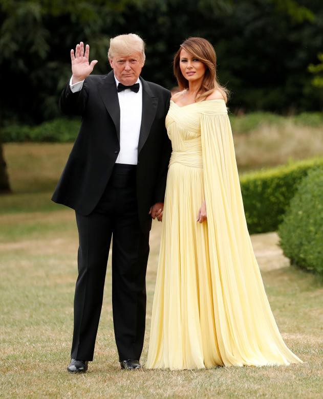 Đệ nhất phu nhân Tổng thống Mỹ lộ vẻ yêu kiều trong chuyến công du Vương quốc Anh - Ảnh 4.