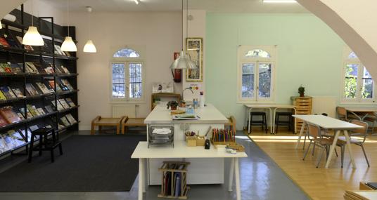 El ambiente preparado es una de las claves de la pedagogía Montessori. En la imagen, una de las aulas de primaria del colegio City Country School
