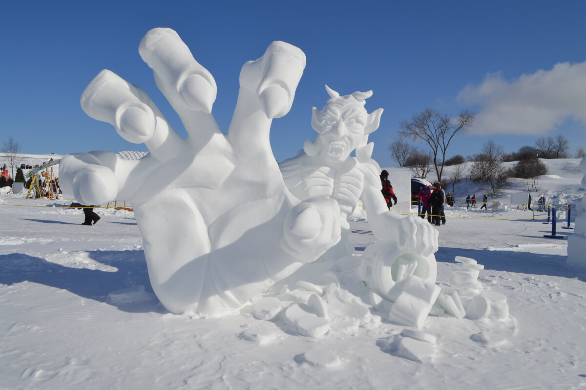 520321-ice-sculpture-quebec-winter-carnival.JPG