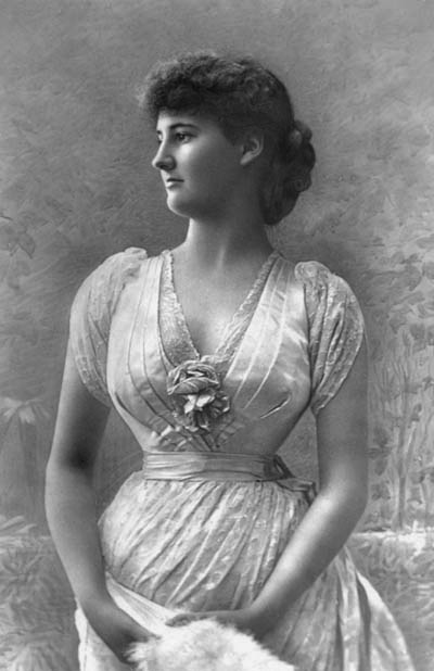 http://www.gogmsite.net/_Media/1890-duchess-of-leinster-by-2.jpeg