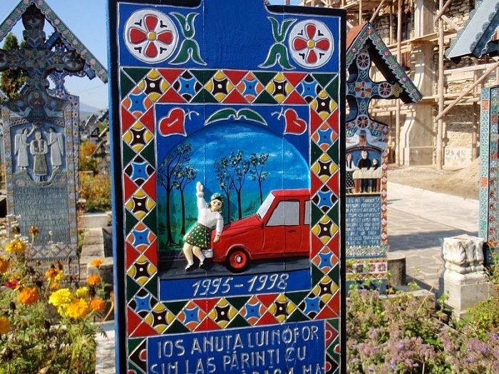 «Веселое кладбище» - румынская достопримечательность для туристов.