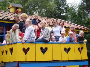 crowded park ride