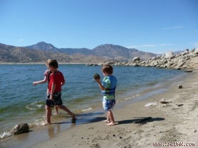 Hồ Isabella lake nơi nghỉ ngơi cuối tuần của các gia đình yêu thiên nhiên