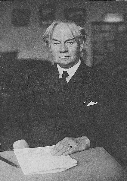 https://assets.americanliterature.com/al/images/author/jerome-k-jerome.png