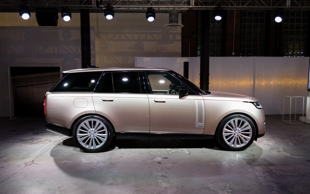 Ra mắt Range Rover 2022: Giá từ 10,879 tỷ đồng, thiết kế đỉnh cao, đã có đại gia Việt chốt đơn cọc - Ảnh 13.