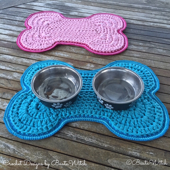 Crochet dog food bowl mat-by-BautaWitch