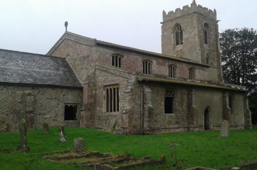PHOTOS. Une église abandonnée aux mains des satanistes au Royaume-Uni