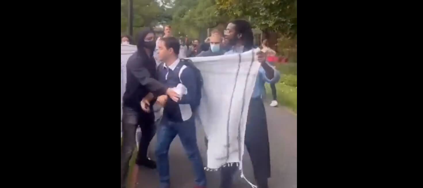 Harvard Mob Surrounds Jewish Student And Yells 'Shame!' in Latest Anti-Semitic Outrage Harvard Mob Surrounds Jewish Student And Yells 'Shame!' in Latest Anti-Semitic Outrage