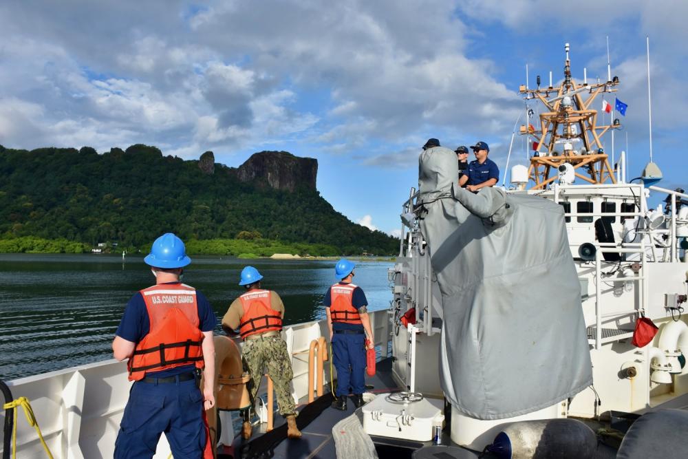 USCGC Oliver Henry arrives to Pohnpei