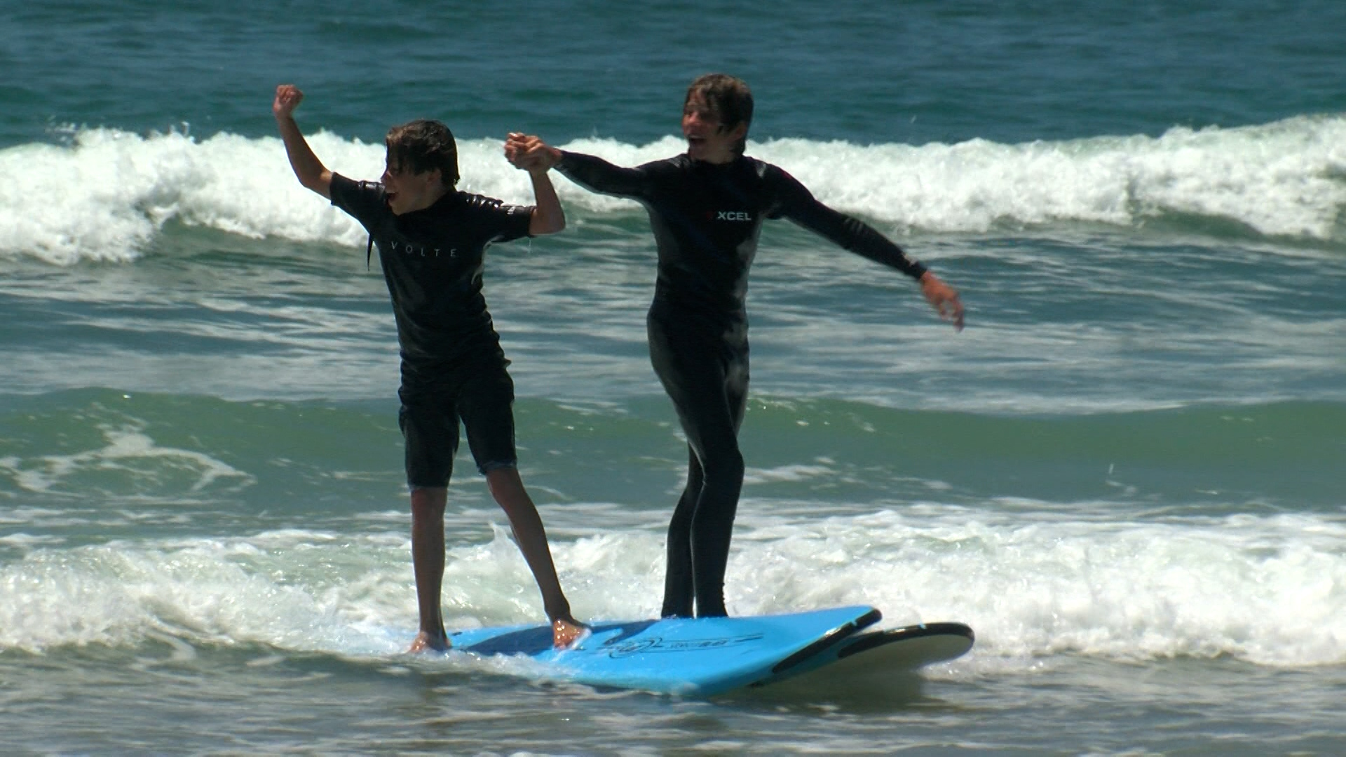 Camp Surf
transforms kids’ lives, one wave at a time Camp Surf transforms kids’ lives, one wave at a time