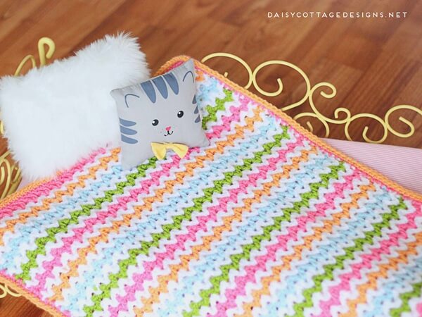 Pretty V-Stitch Blanket