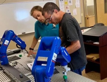 How to Use Robotics Training to Build Manufacturing Skills
