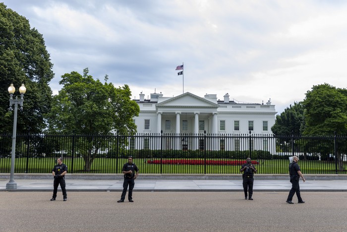 Secret Service Agents outside the White House.