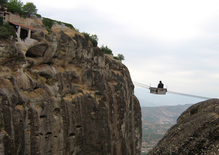 Độc đáo tu viện Meteora lơ lửng trên núi tại Hy Lạp - Ảnh 9.
