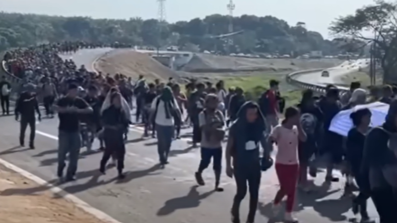 Statistics show Biden administration, mainstream media, Democrats
lying about criminals crossing border