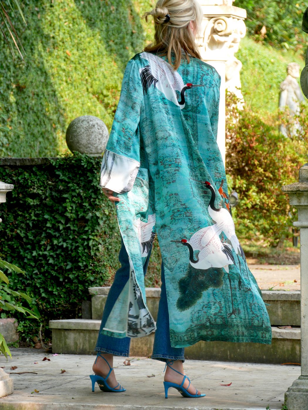 charismatic-kimono-jeans-green-garden-sun