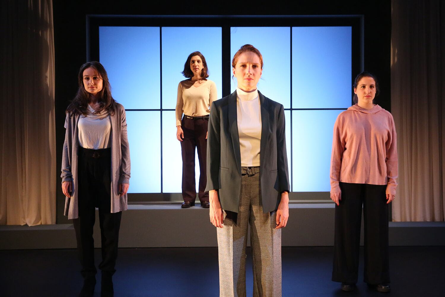 Una de las escenas de Solo un metro de distancia en la sala Cuarta Pared en Madrid.