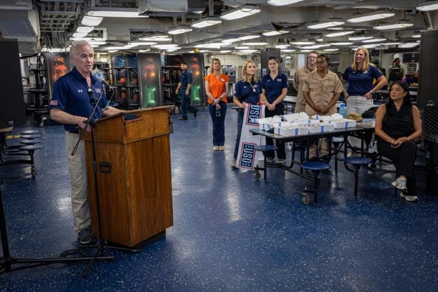 USO opens first center aboard amphibious assault ship image USO opens first center aboard amphibious assault ship image
