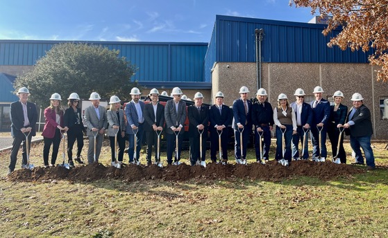 Hilliary groundbreaking with governor