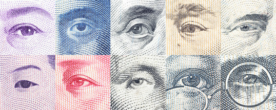 imágenes de primer plano de los ojos de varios billetes