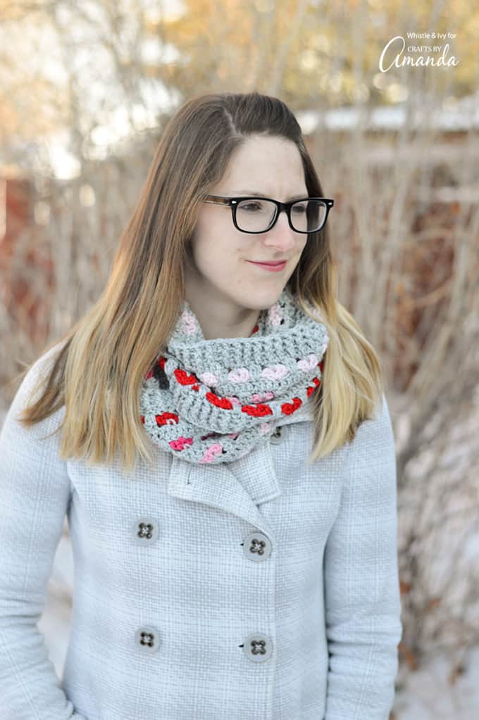 girl wearing infinity scarf