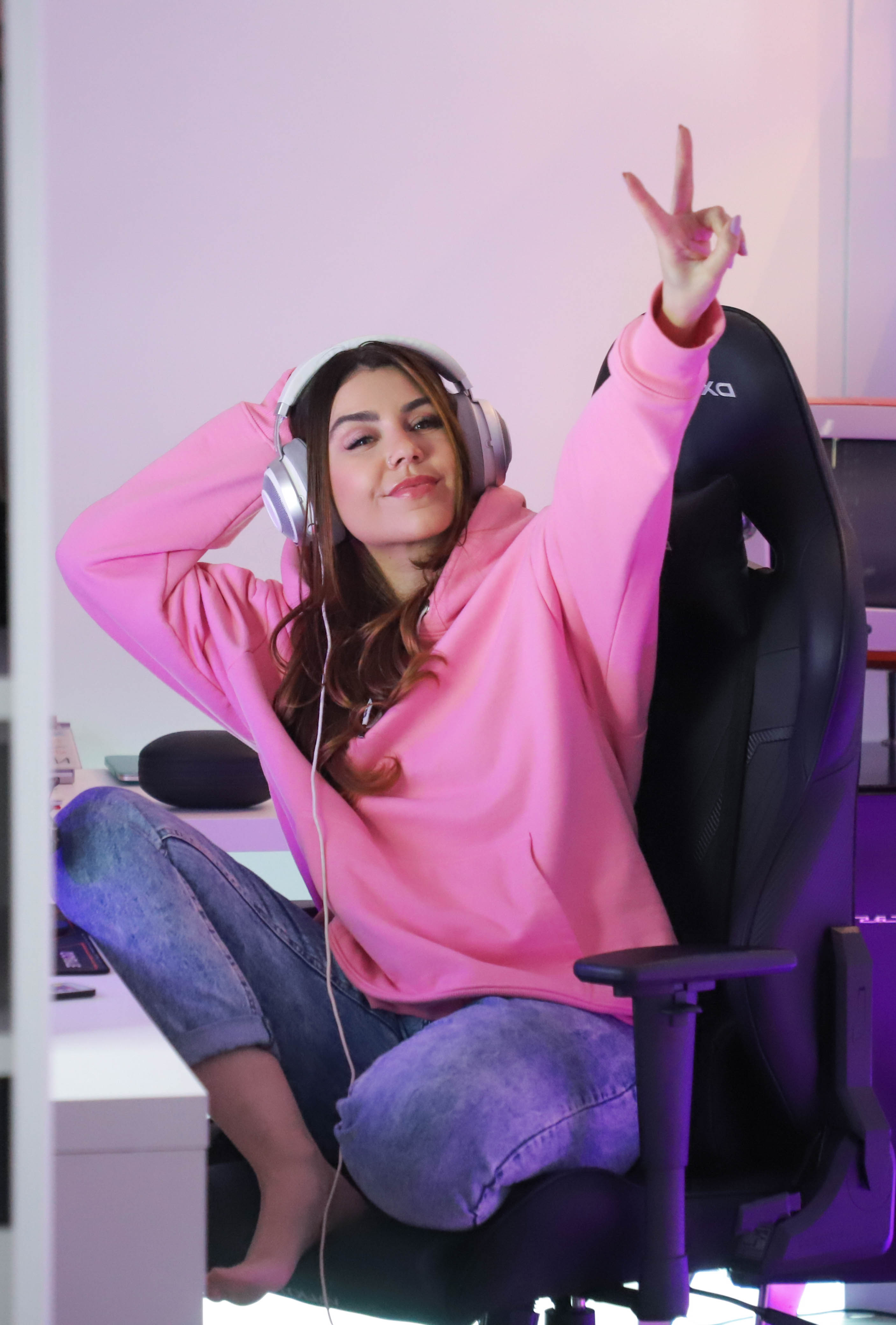 Premiada internacionalmente, Mirela Pizani conquista a web com 2 milhões de seguidores se prepara para lançamento de filme e série