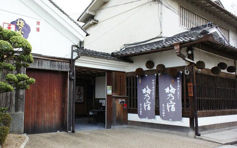 Alternate text Alternate text