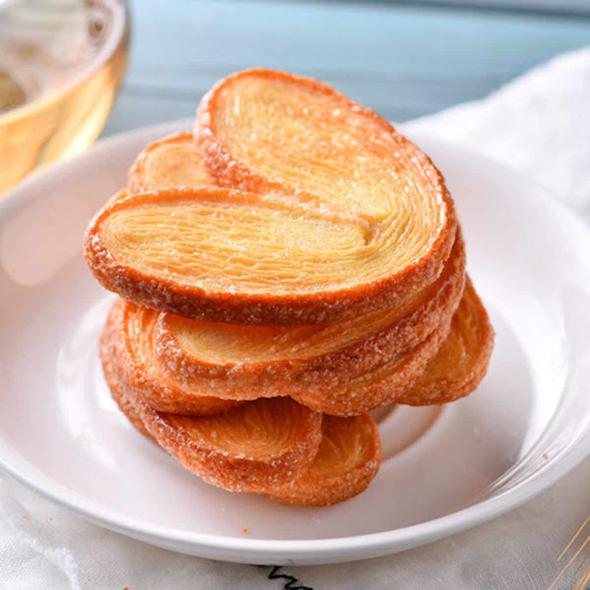 Alternate text Alternate text