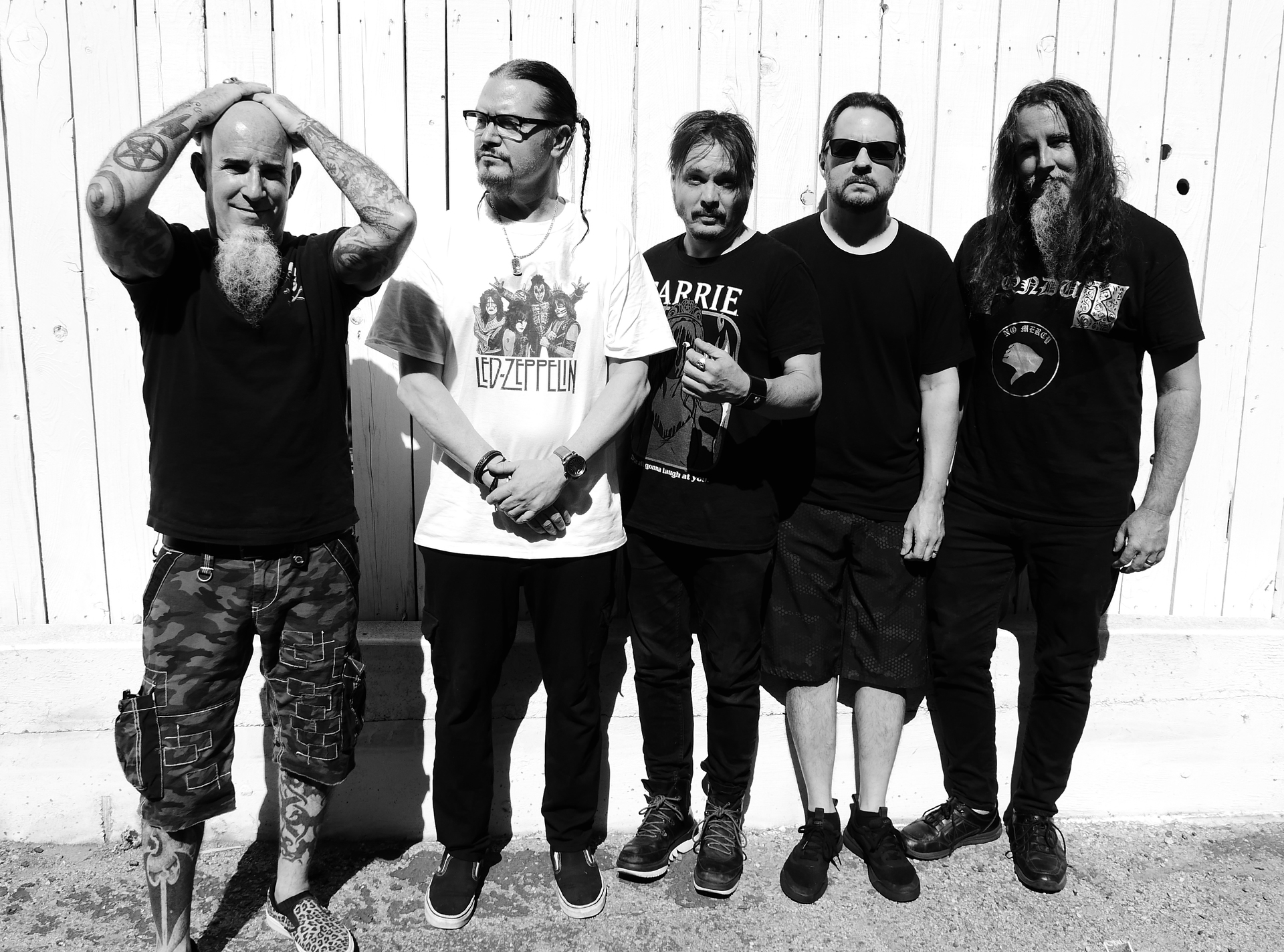 Mr. Bungle Share Live "Eracist" Video; The Night They Came Home Out Now ​   　 