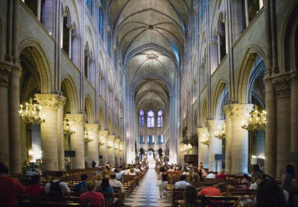 Notre Dame Las esculturas, las pinturas, el órgano y otros tesoros quedaron calcinados. / Getty