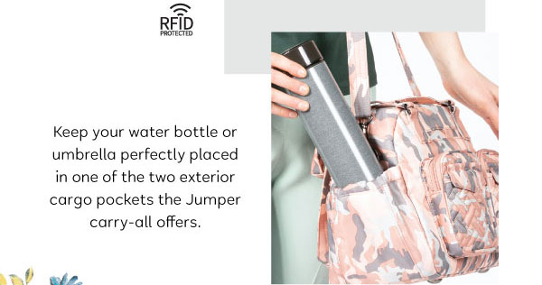 Keep your water bottle or umbrella perfectly placed in one of the two exterior cargo pockets the Jumper carry-all offers,
