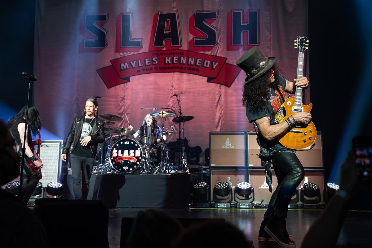 Slash Ft. Myles Kennedy & The Conspirators: New Single 'April Fool' Out Today; Worldwide Streaming Event Set For April 15 at 12 p.m. PT On Veeps