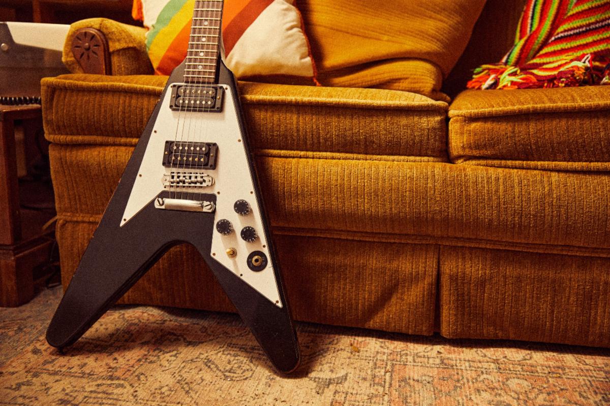 Kirk Hammett: Gibson Partners with Metallica Guitarist To Create His 1979 Flying V, One of the Most Important Heavy Metal Guitars of All-time