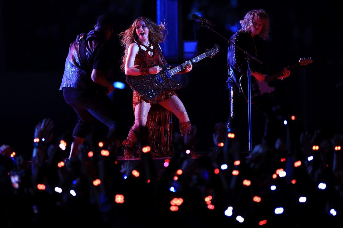 Shakira Delivers Electrifying Performance At Pepsi Super Bowl LIV Halftime With New Gibson Firebird; World Tour Set To Launch In 2021