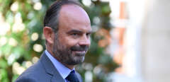 French Prime Minister Edouard Philippe leaves the Hotel Matignon in Paris on September 6, 2019, after a meeting with National union of the Independent professions (Union Nationale des Professions Libérales, UNAPL), Proximity companies union's president (Union des entreprises de proximite, U2P) and UNSA (National Union of Autonomous Unions) representatives. (Photo by ERIC FEFERBERG / AFP)
