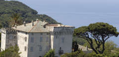 France, Haute-Corse (2B), Cap Corse, Pino, maison d'Américains construite au XIXe siècle par des Cap Corsins qui firent fortune à l'étranger 
