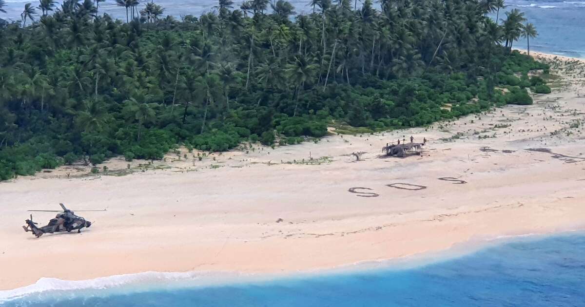 Un « SOS » tracé dans le sable sauve trois marins naufragés sur une île du Pacifique