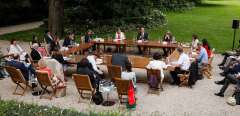 Le premier ministre Jean Castex aux cotes de Barbara Pompili et Marc Fesneau   rencontre les representants de la convention citoyenne pour le climat a l'hotel de Matignon, le 20 juillet 2020.