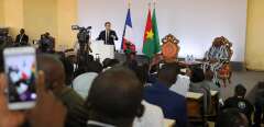 Emmanuel Macron à l’université de Ouagadougou, au Burkina Faso, le 28 novembre 2017. Le président français avait alors délivré un discours qui se voulait en rupture avec les pratiques du passé.